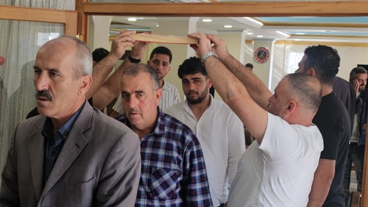 8511E978 Bfba 4201 B6Ce 7C56D8Bda298