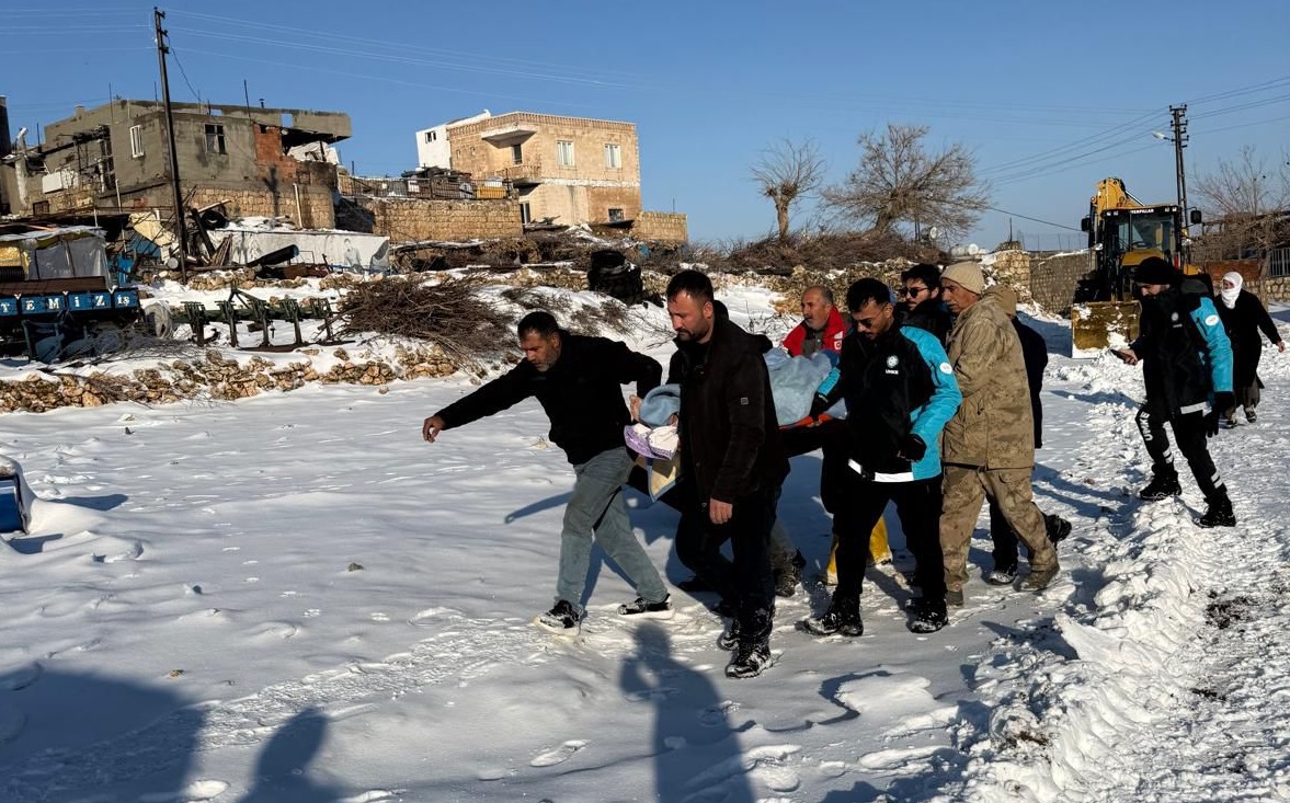 Kirkat Koyu’nde 92 Yasindaki Vatandas Helikopterle Kurtarildi (2)1-1