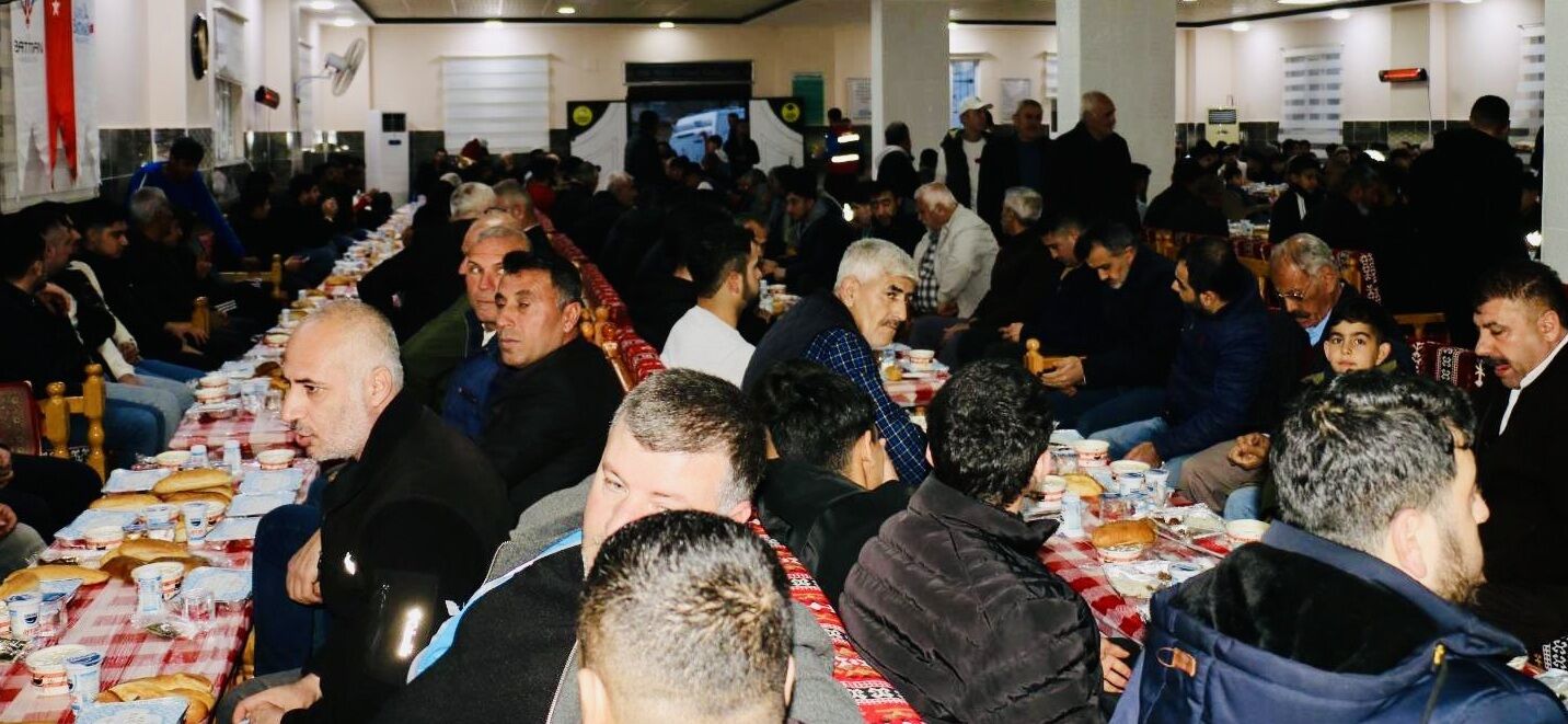 Camlica Mahallesinde Gonul Sofrasi Kuruldu 1