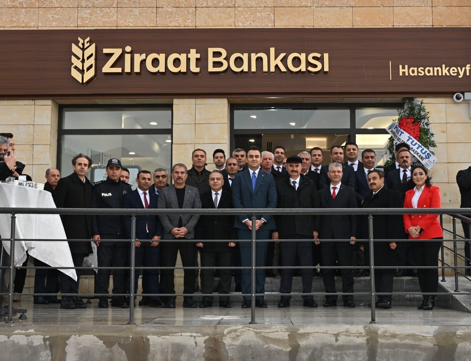 EMEKLİLERE MÜJDELERİN EN GÜZELİ GELDİ: ZIRAAT BANKASI DÜĞMEYE BASTI, FİNANSAL DESTEK PAKETİ KAMPANYASI BAŞLADI!