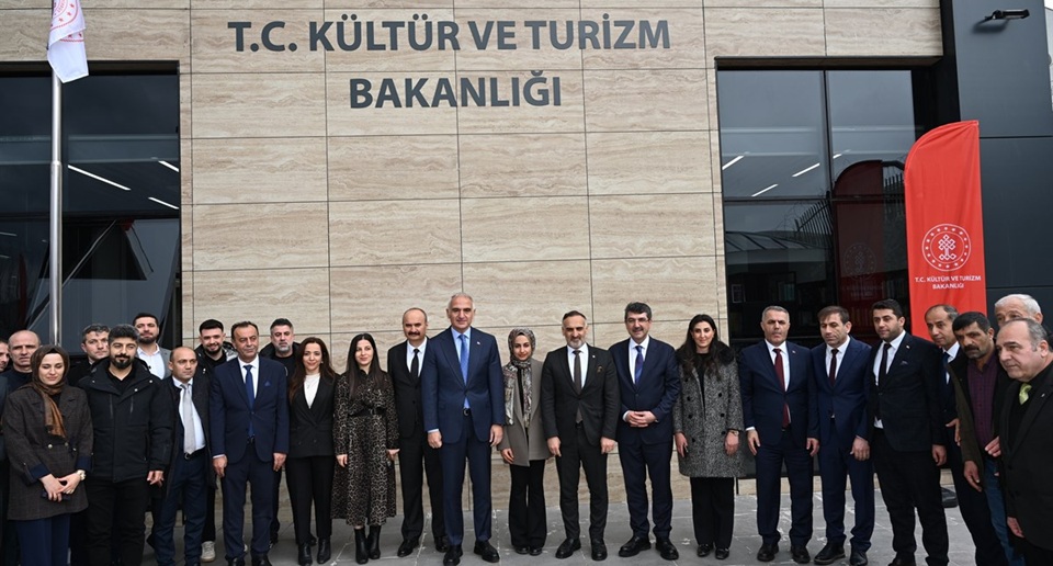 Kultur Ve Turizm Bakani Batmanda 3 Yeni Kütüphaneyi Hizmete Acti1