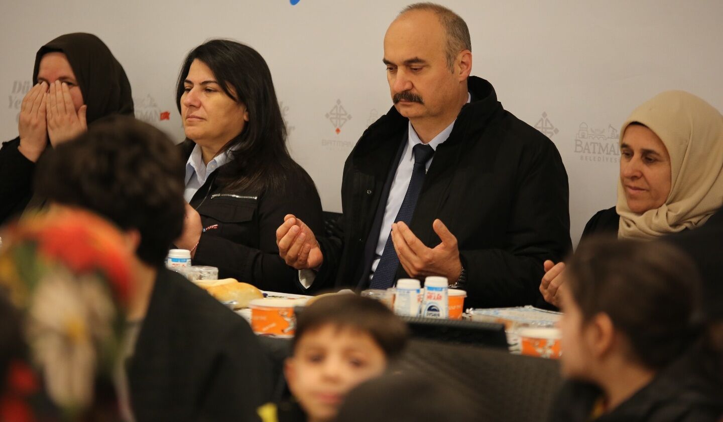 Batmanda Yetim Cocuklara Unutulmaz Ramazan Aksami 2