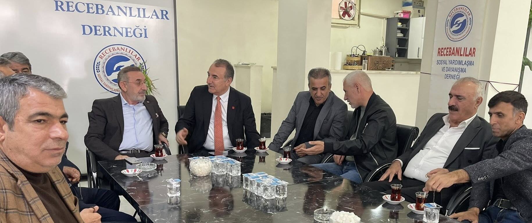 Chp Pm Uyesi Yasar Recebanlilar Dernegini Ziyaret Etti.-1