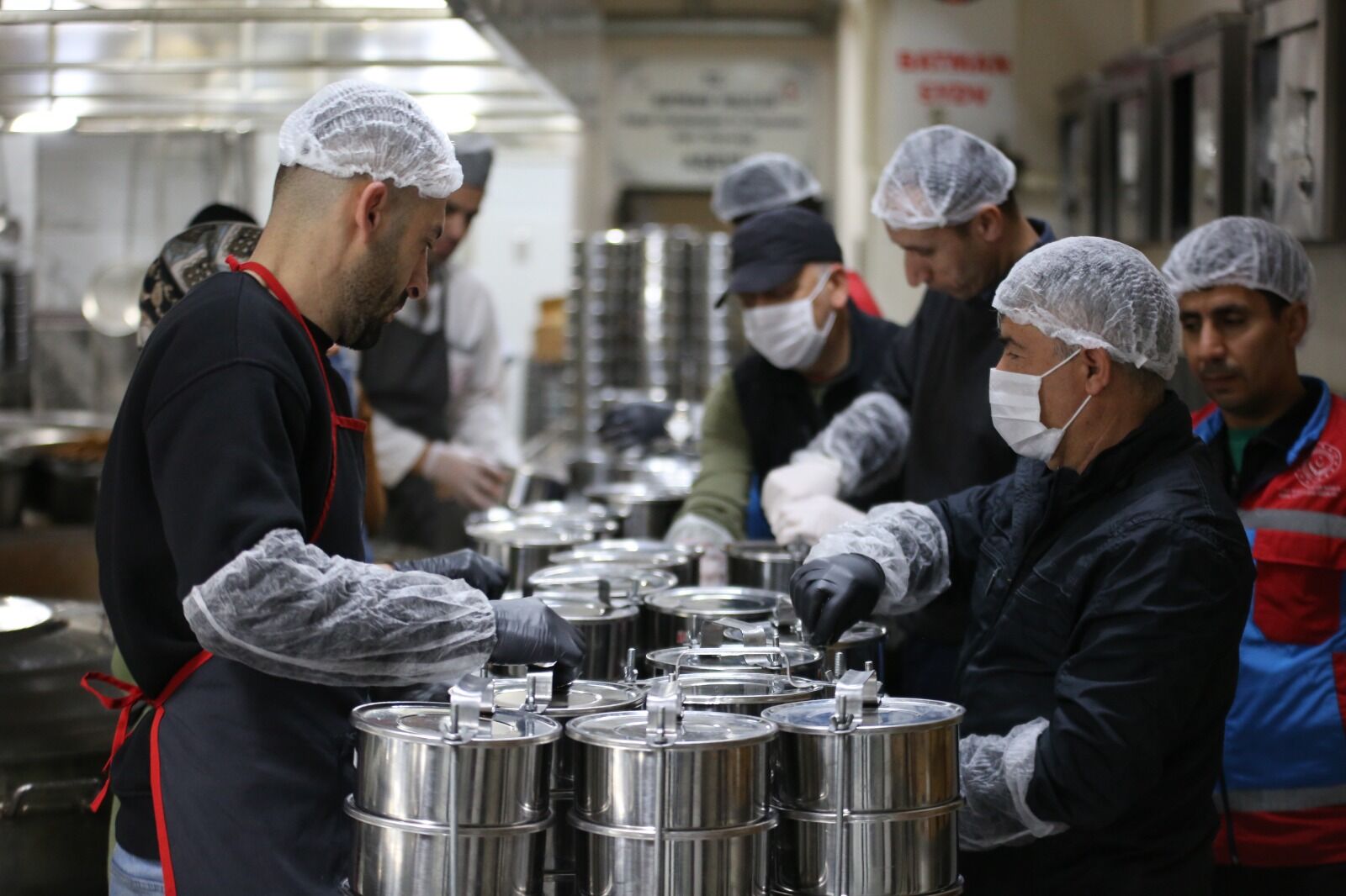 Her Gun 2 Bin 542 Kisinin Sofrasına Sıcak Yemek Ulasiyor (3)