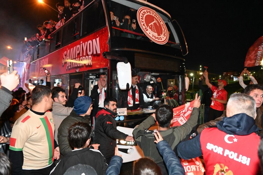 Batman Tek Yürek! Petrolspor’un Şampiyonluğu Kenti Bayram Yerine Çevirdi (3)