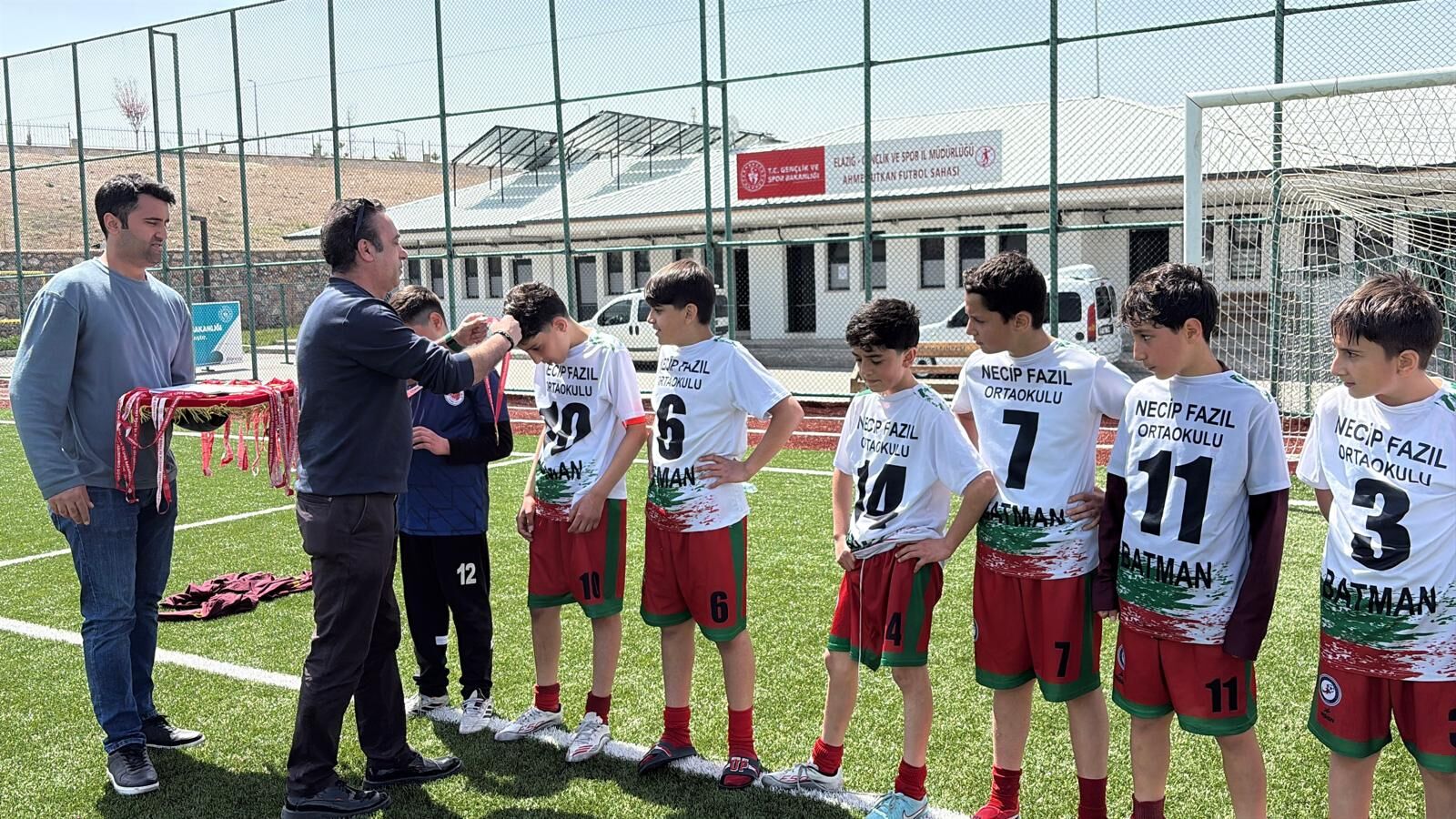 Batman’ın Minik Aslanları Elazığ’da Fırtına Gibi Esti Bölge Şampiyonu Oldular! (1)