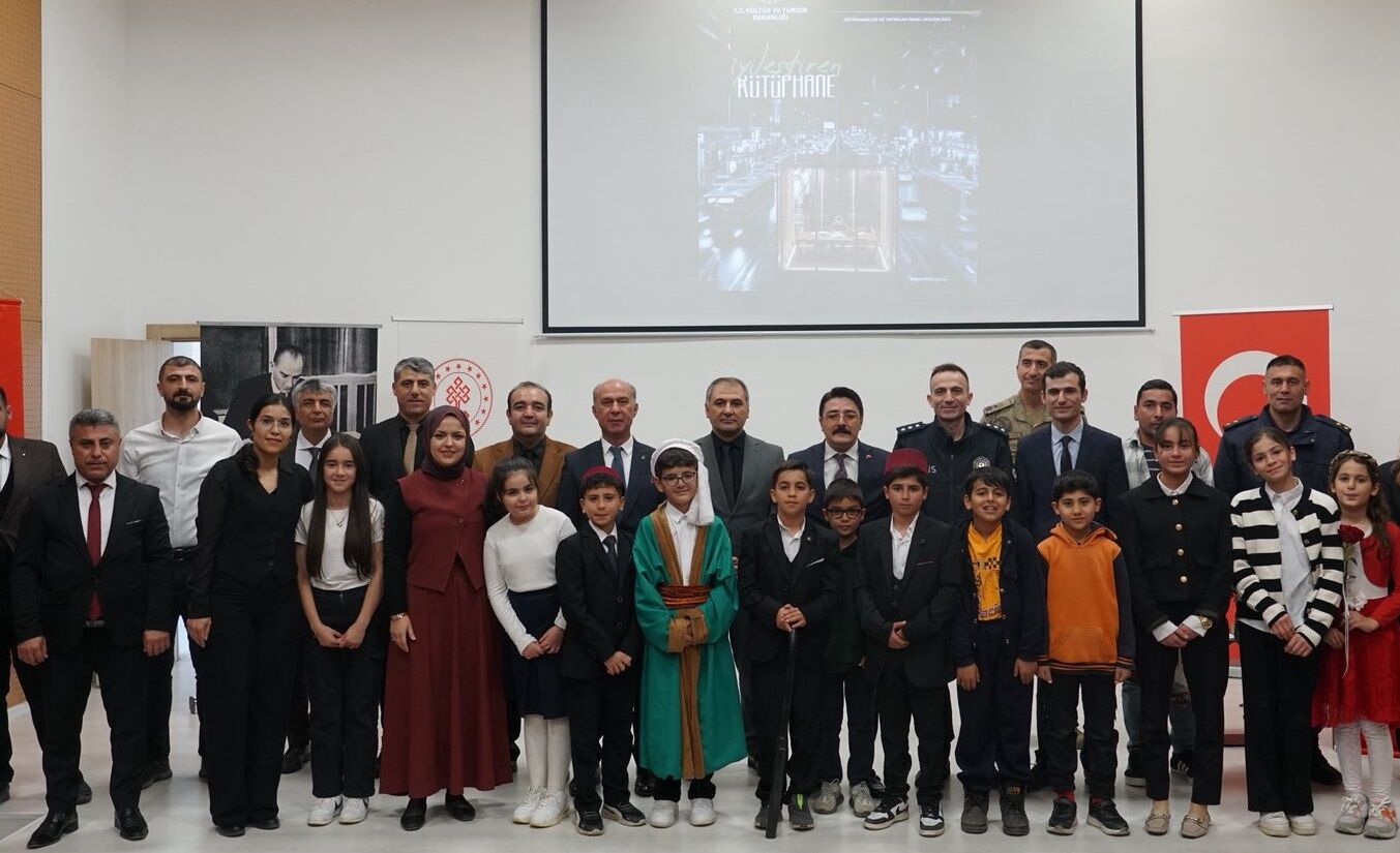 Beşiri'de Kitap Sevgisi Sahneye Taşındı Haftası Coşkuyla Kutlandı! (2)