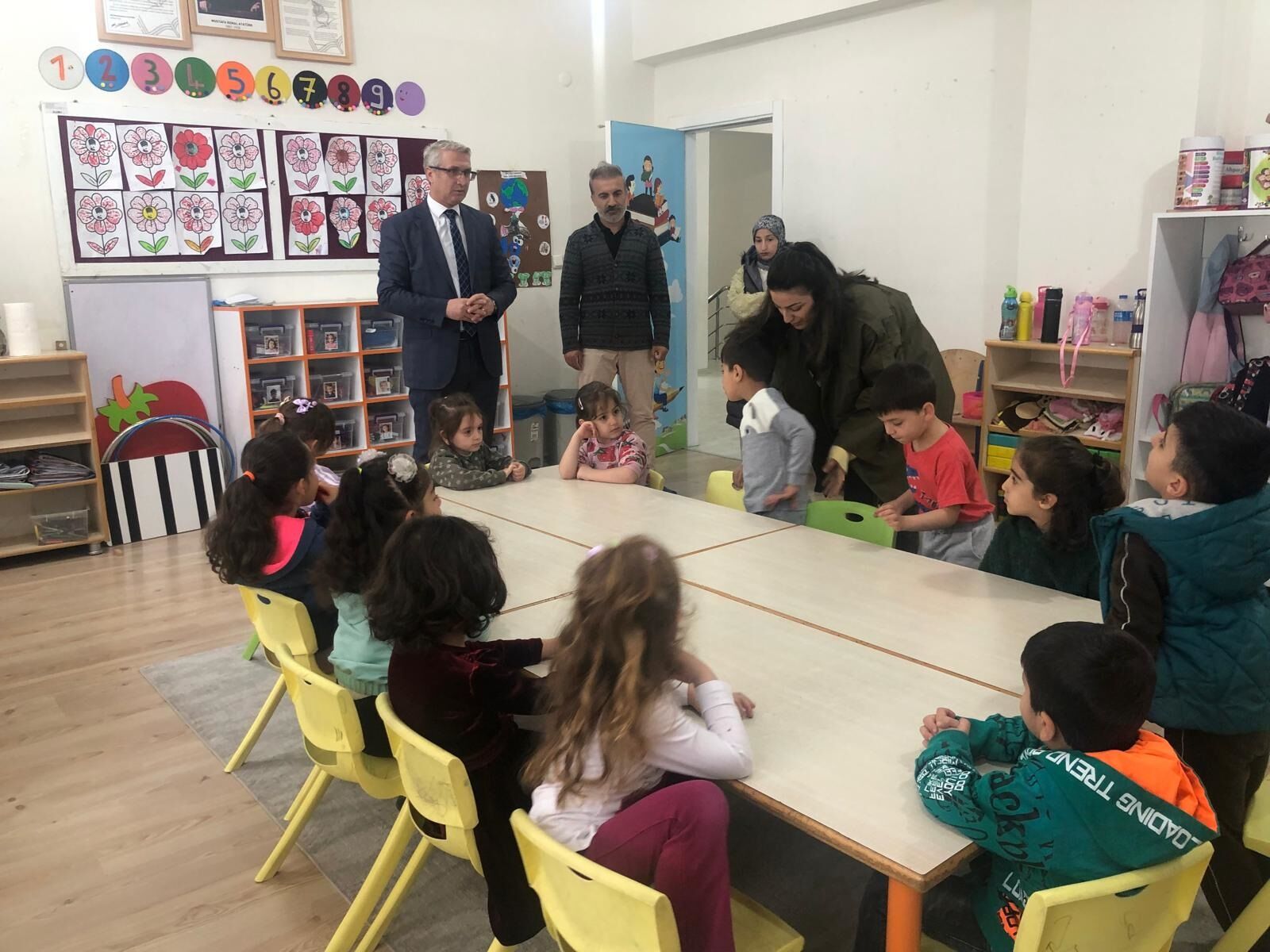 Eğitimin Temeline Yakın Markaj Müdür Ciğer’den Miniklere Sürpriz Ziyaret! (1)1