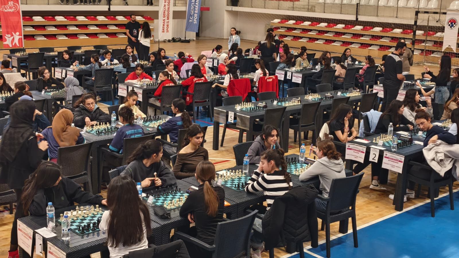 Hamleler Konuştu, Şampiyonlar Belirlendi! Batman’da Satranç Heyecanı Zirve Yaptı (2)