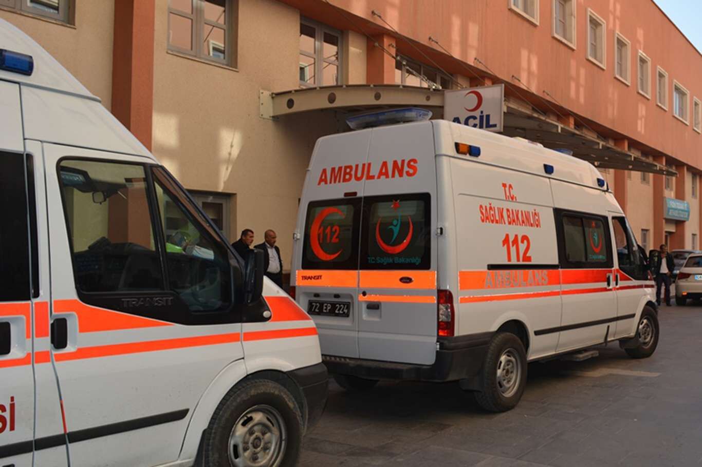 İş Merkezinde Dehşet Baba Ve Oğul Kurşun Yağdırdı!