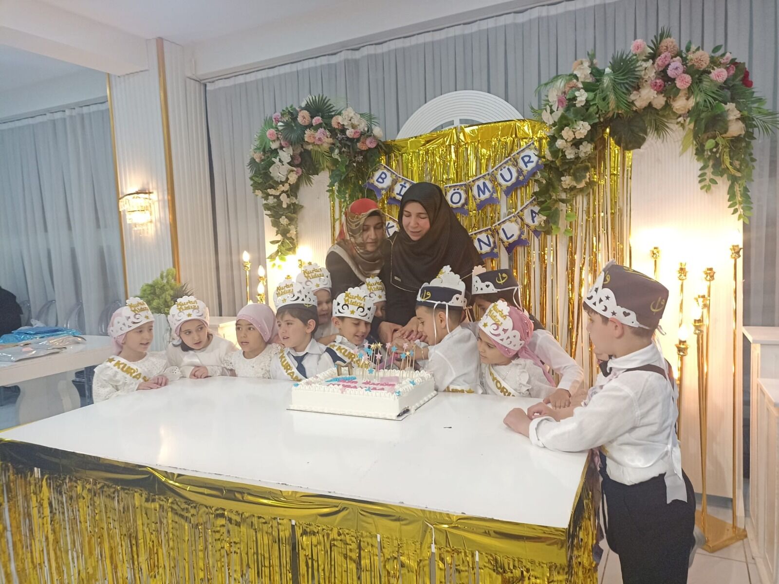 Minik Yüreklerin Büyük Başarısı Kur’an’a Geçiş Sevinci Törenle Taçlandı (2)