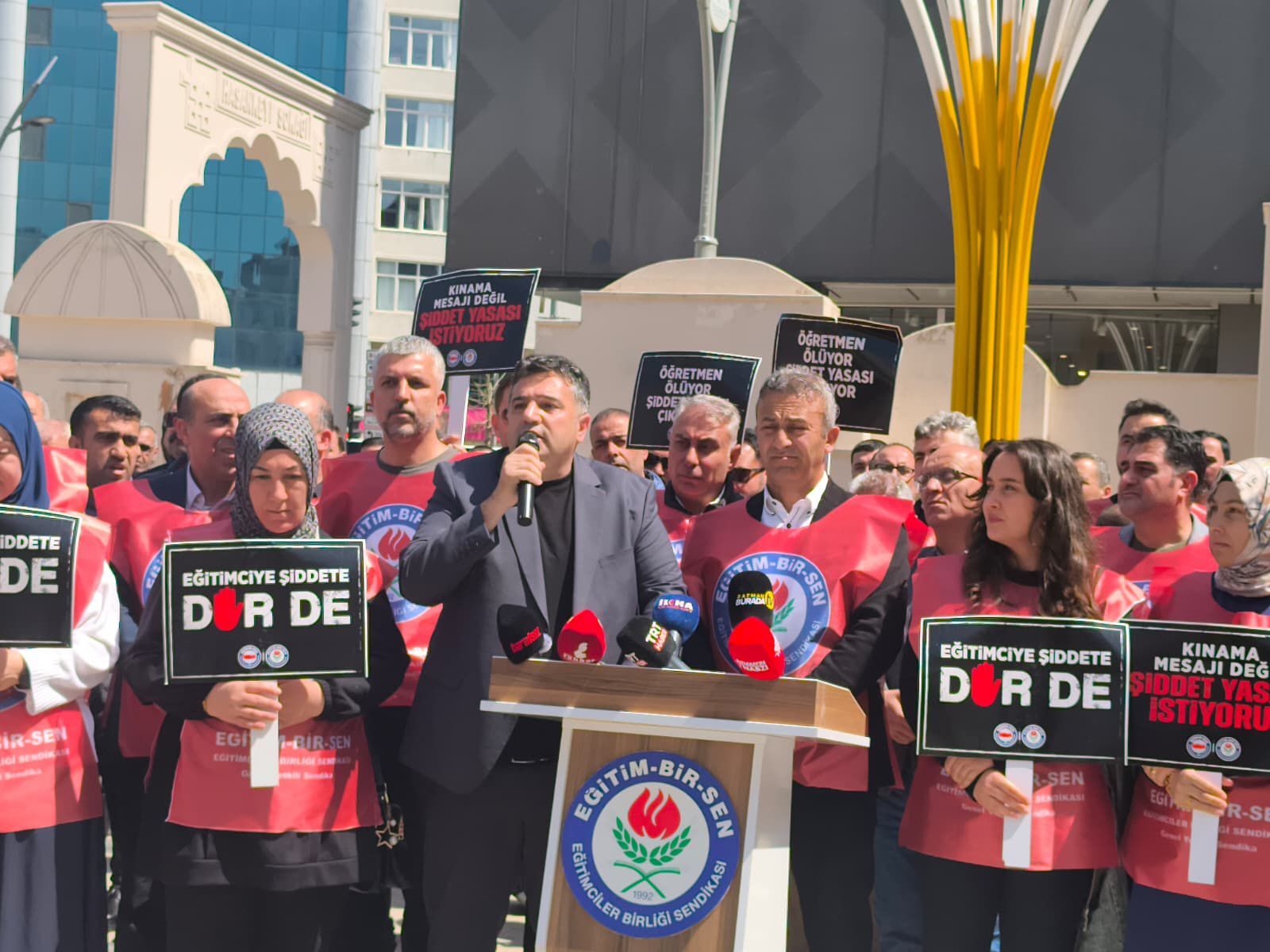 Okullar Güvenli Olmaktan Çıkıyor Eğitimciler Şiddet Sarmalına Karşı Alarm Verdi (1)