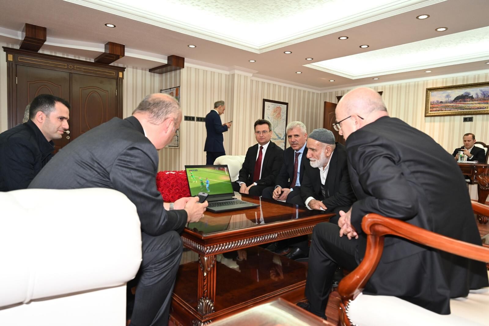 Şimşek Batman’da Taziye Ziyareti, Kritik Görüşmeler Ve Maç Heyecanı Aynı Günde (2)