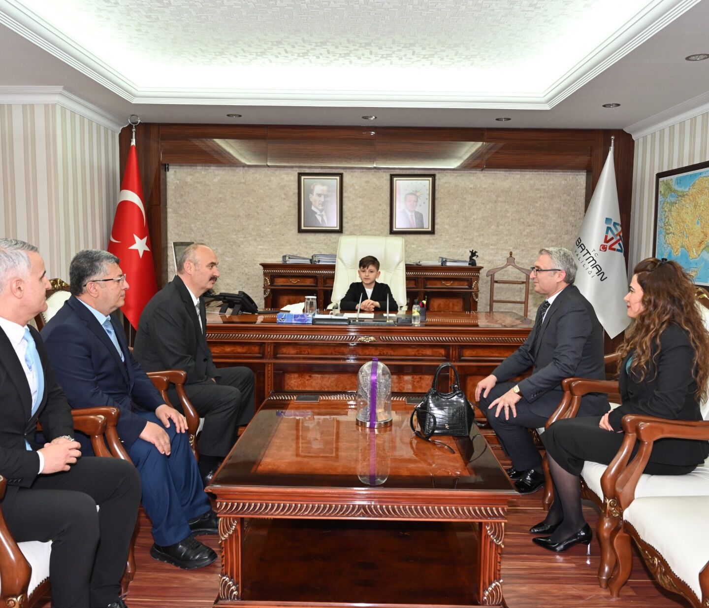 Valilik Koltuğunda Minik Başkan 23 Nisan’da Yönetim Çocuklara Devredildi! (3)