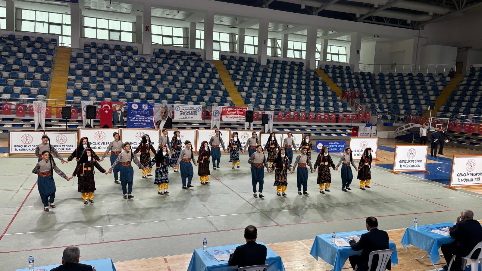 Halk Oyunlari Eki̇bi̇ Türki̇ye Fi̇nali̇’nde (2)