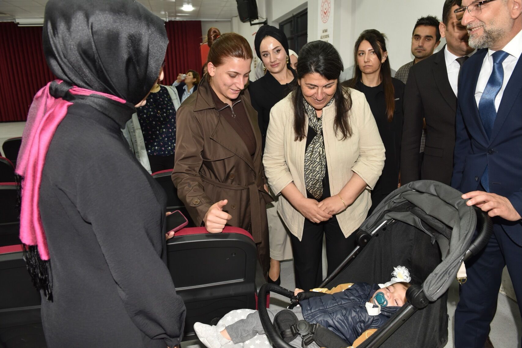 Hiçbir Dijital Platform Aileden Daha Değerli Değil (2)