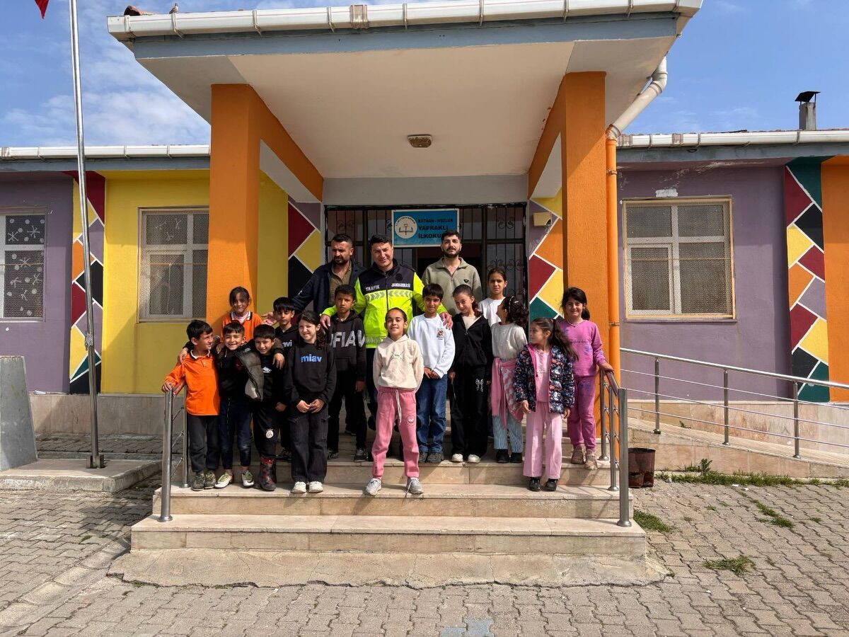 Jandarma Geleceğin Sürücülerini Eğitiyor! (2)