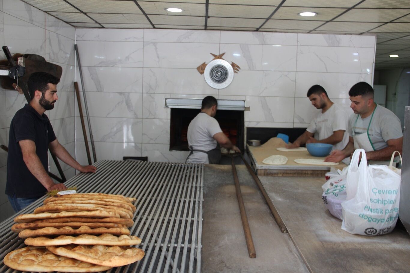 300 Derecelik Ocak, 45 Derecelik Hava Ekmek Mesaisi Ateşle Yarışıyor (2)1