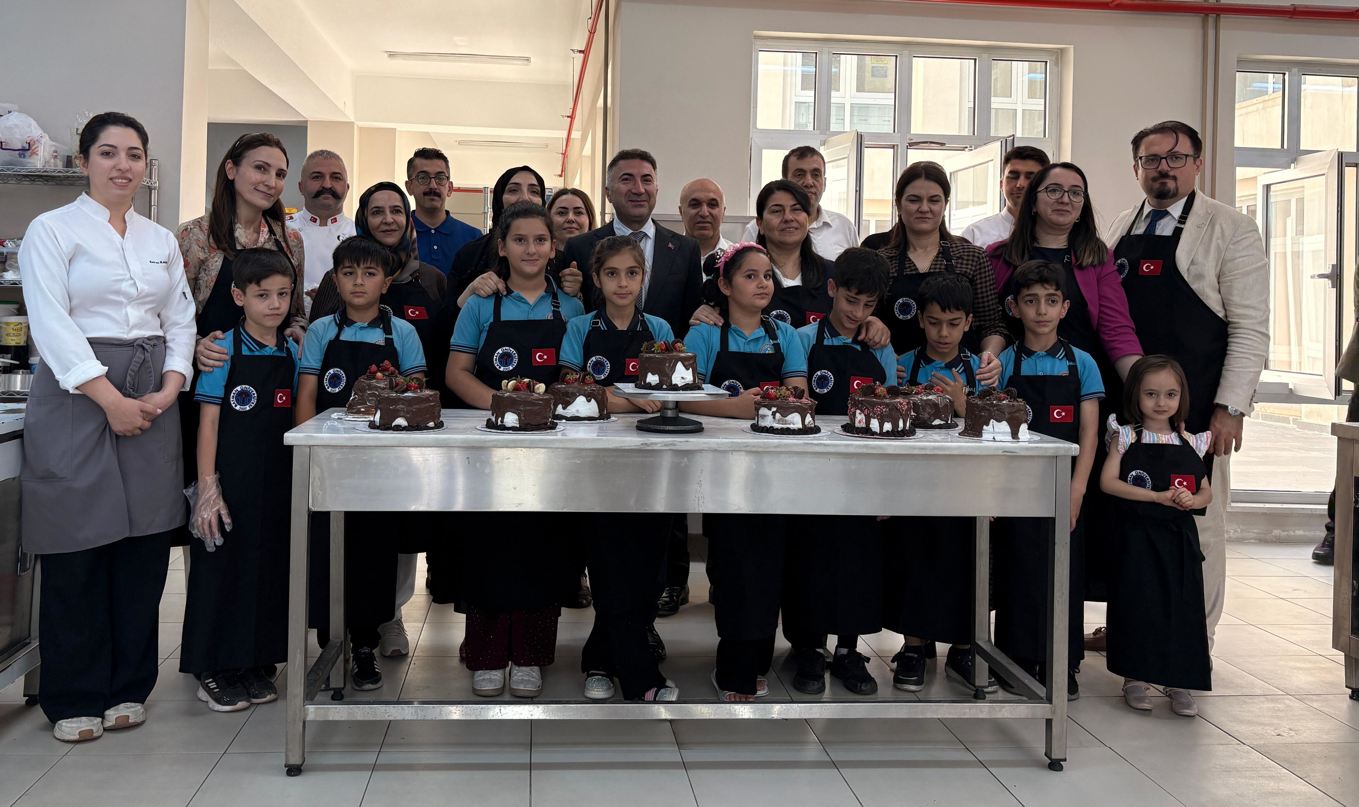 Aileler Ve Çocuklar Aynı Tezgahta Pasta Yaparak Bağlarını Güçlendirdi (1)