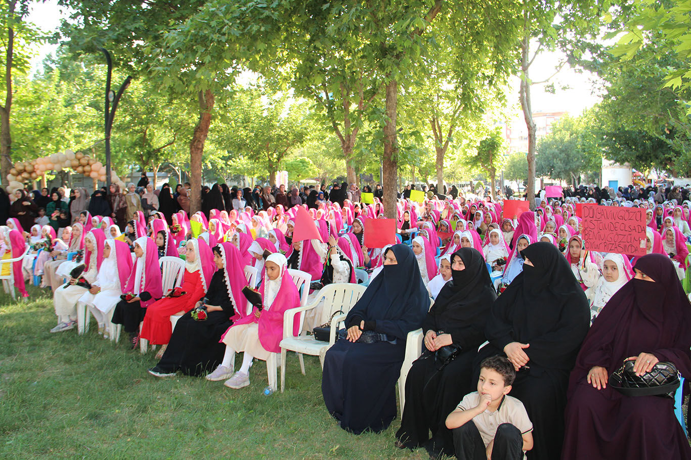 Batman’da Yüzlerce Genç Kız Tesettüre Girmenin Sevincini Yaşadı (2)