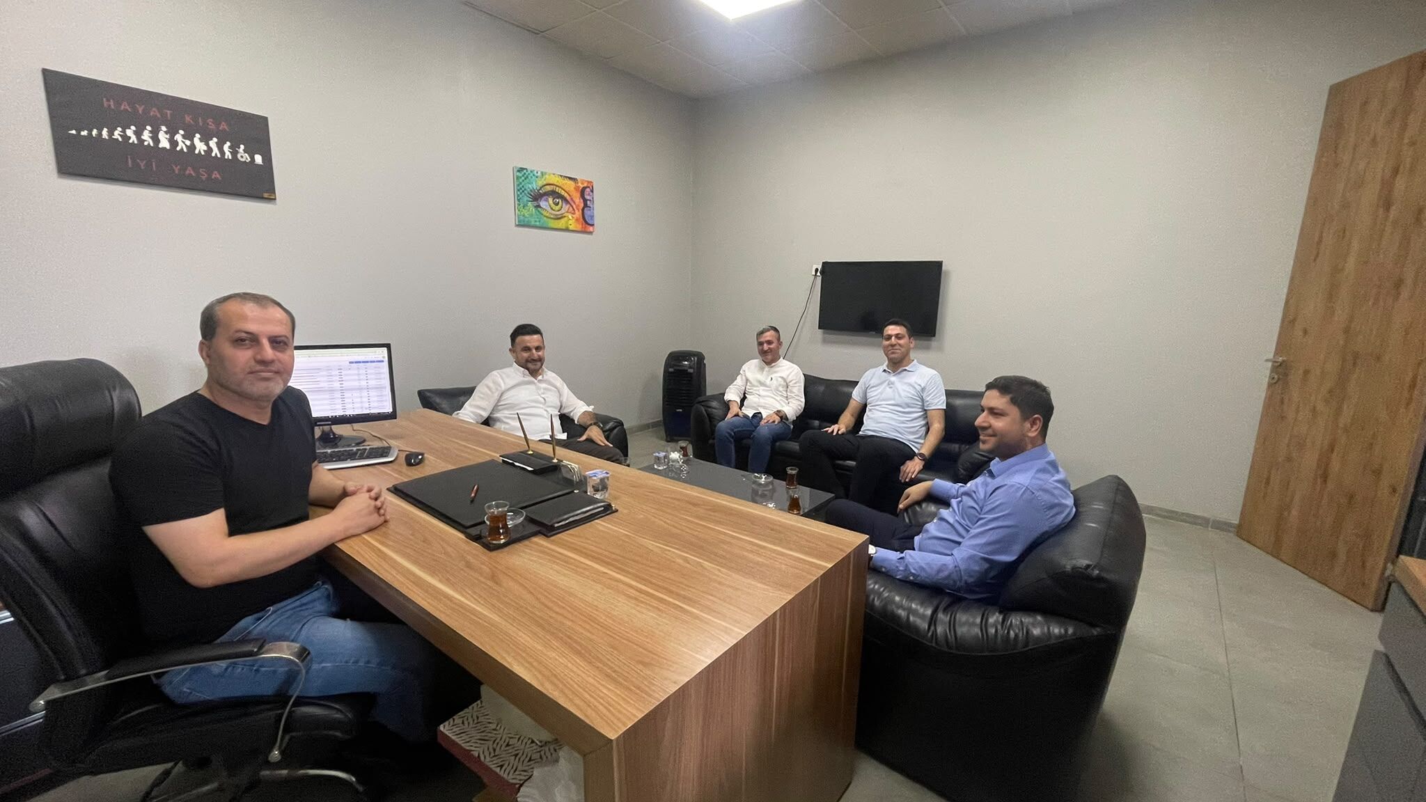 Ak Parti'den Pusula Gazetesi'ne 17. Yıl Ziyareti (1)