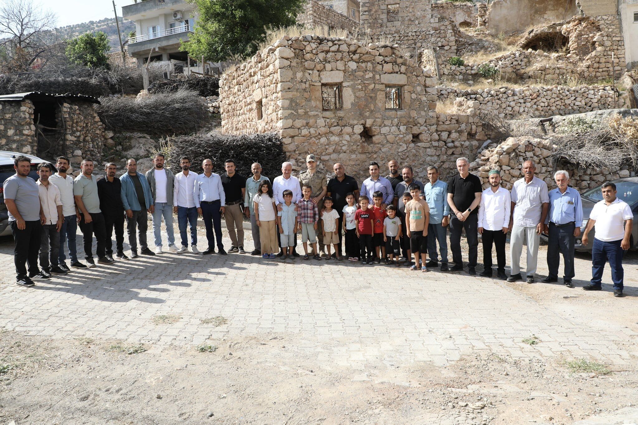 Hasankeyf'te Köy Çıkarması Şehit Ailelerini Ziyaret Etti (2)1