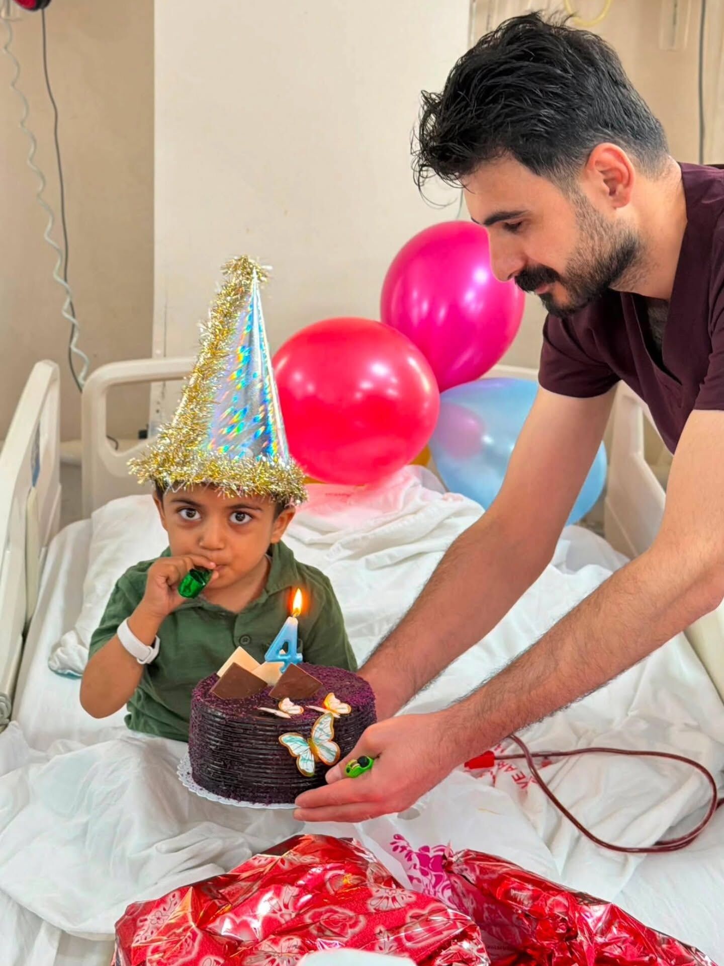3 Yaşındaki Harun’a Hastanede Doğum Günü Sürprizi! (2)