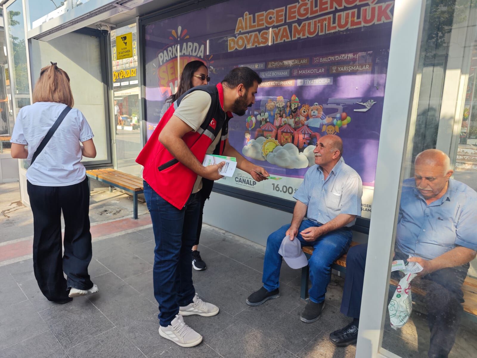 Bağımlılıkla Mücadelede Ekipler Vatandaşla Buluştu (2)
