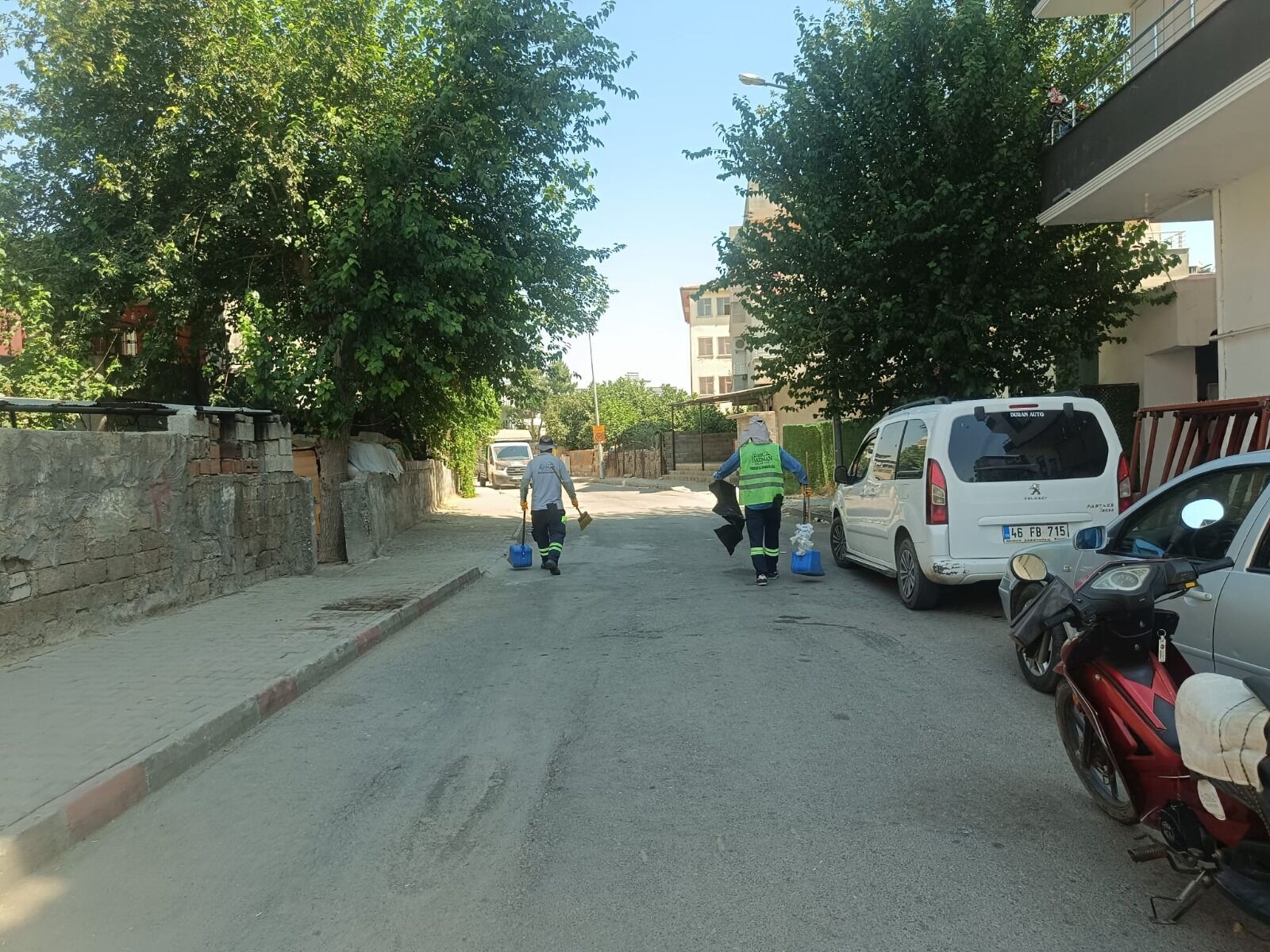 Batman’da Mahallelerde Temizlik Çalışmaları Sürüyor