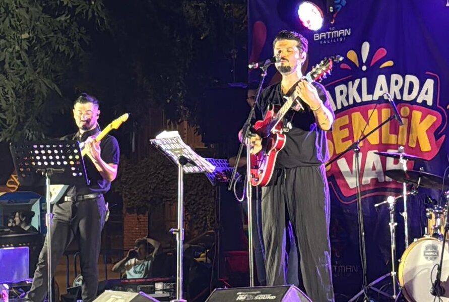 Belde Mahallesi’nde Rock Rüzgârı Esti