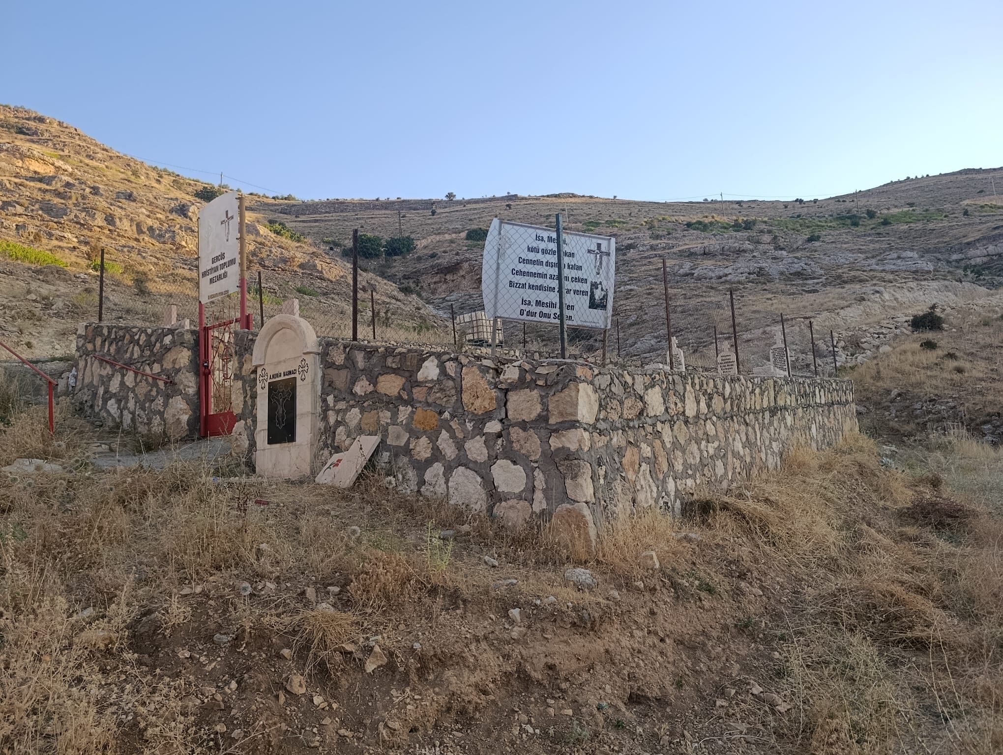 Gercüş’te Tarihe Işık Tutan Hıristiyan Mezarlığı (3)