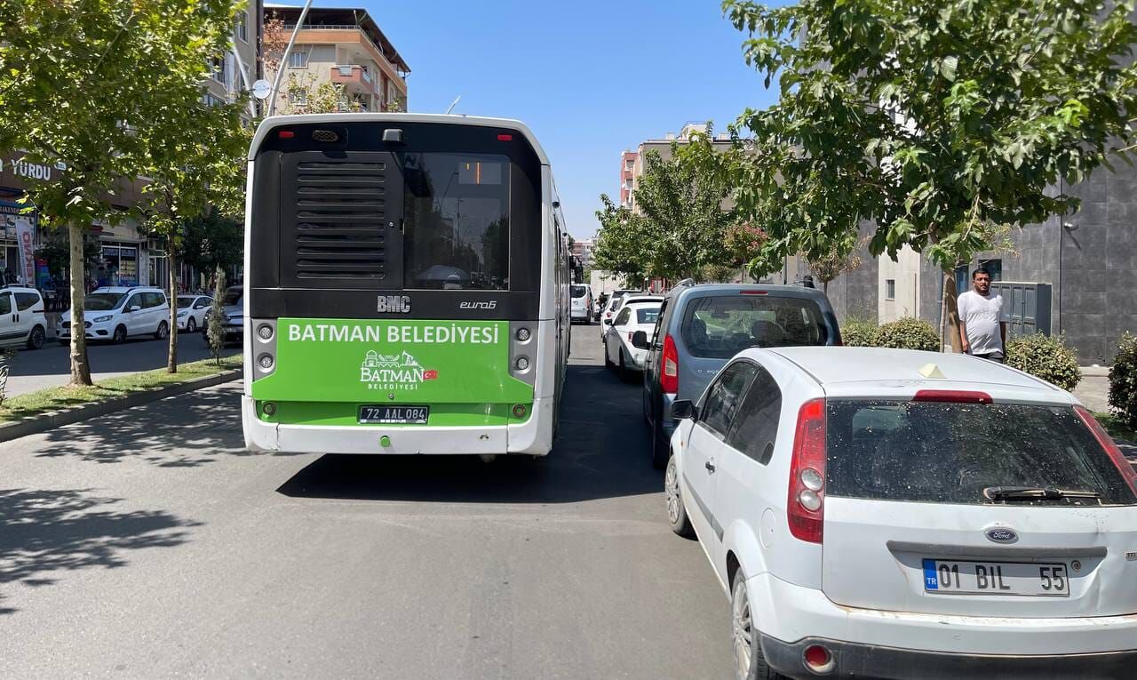 Batman’da Kırmızı Işıkta Tehlikeli Durak-1