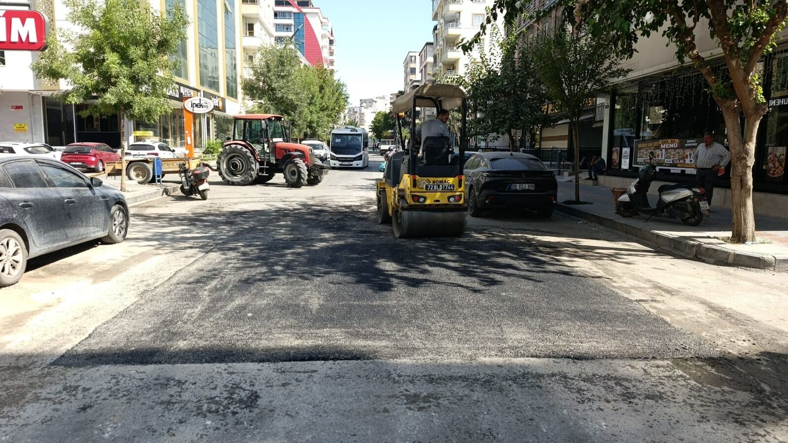 Batman’da Yol Açma Ve Asfalt Çalışmaları Hız Kesmiyor