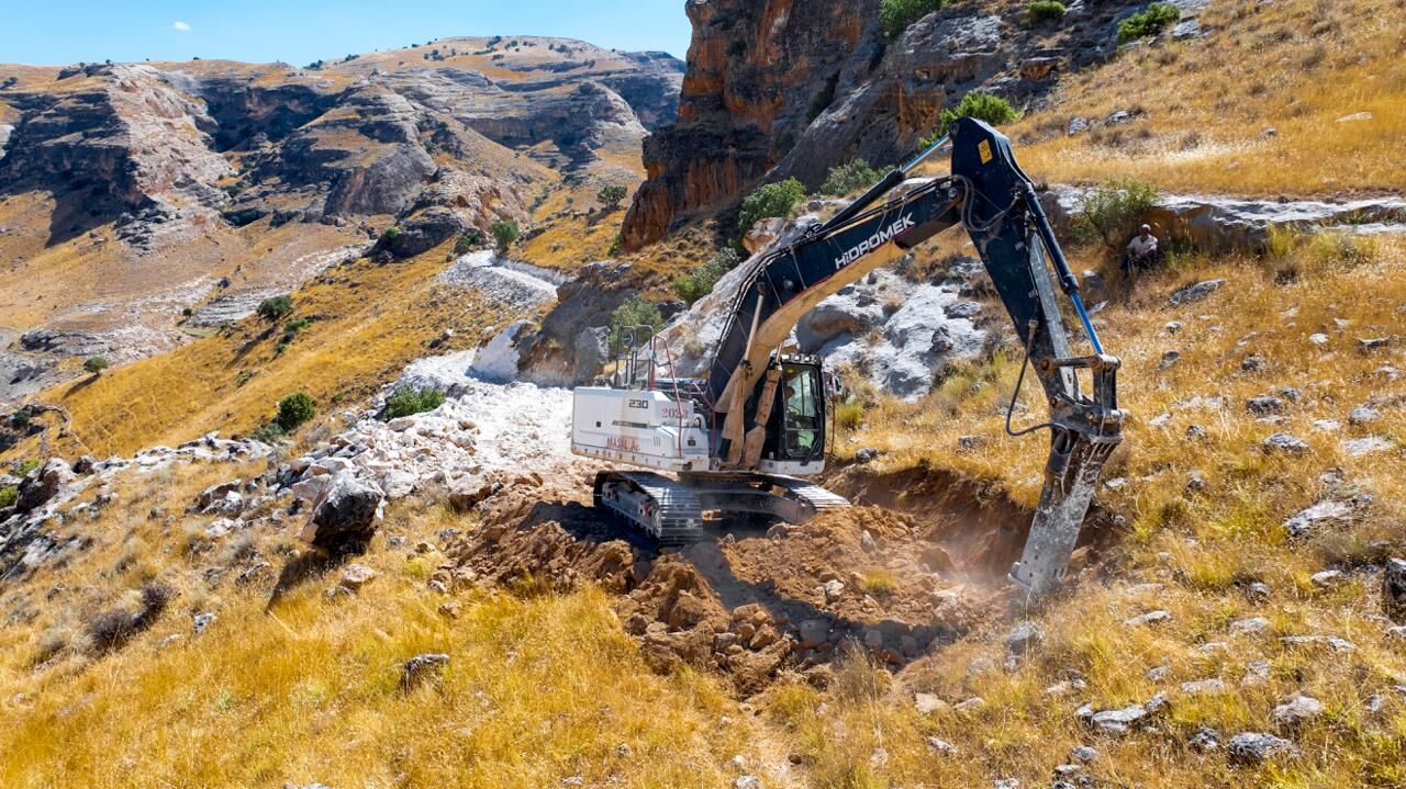 Çardaklı’da Ulaşım Için 6 Kilometrelik Yeni Yol Açılıyor (2)