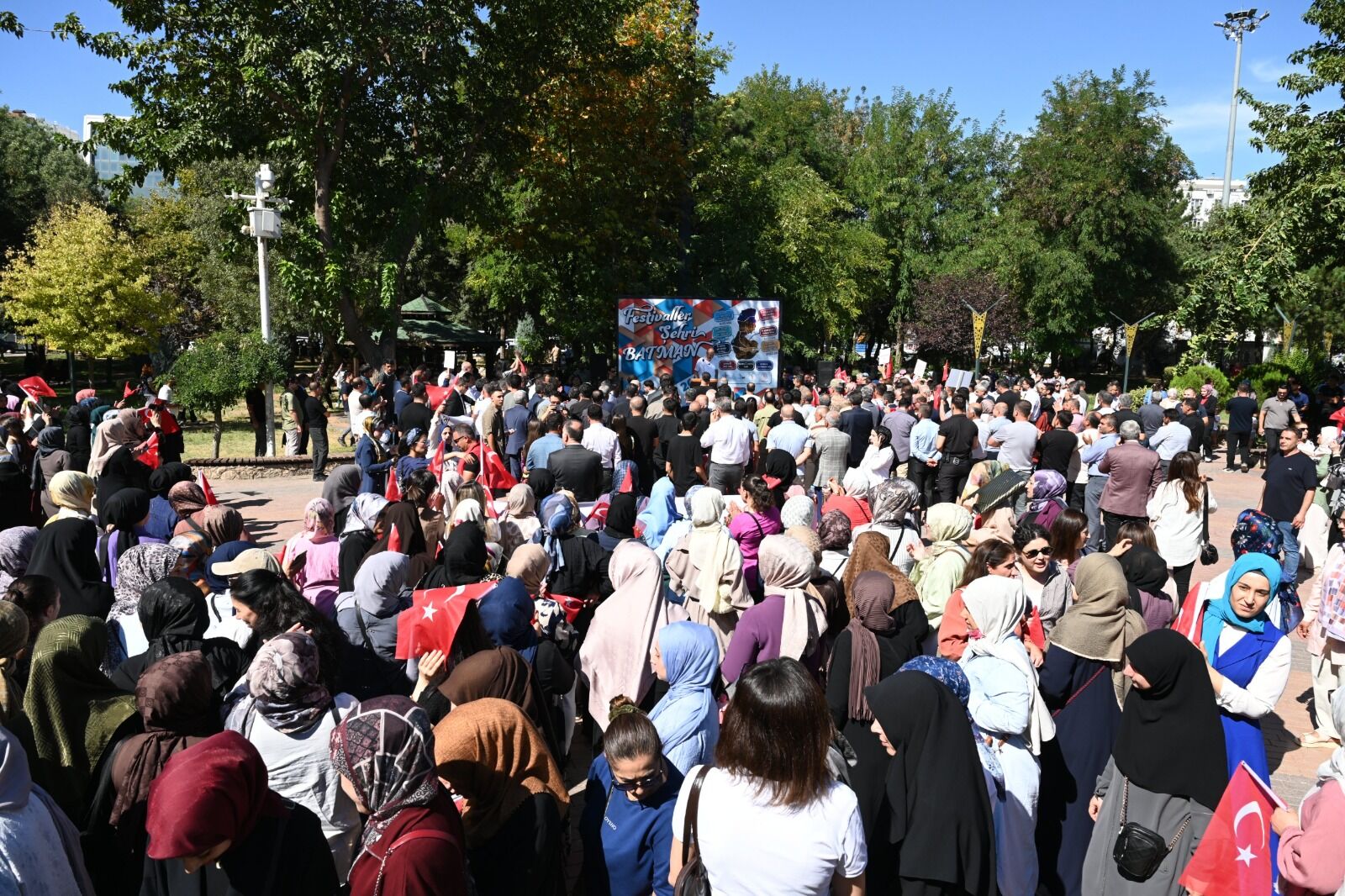 Festival Coşkusu Kortej Yürüyüşü Ile Başladı (2)