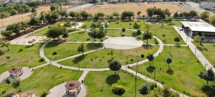 Kozluk Kent Parkı Tamamlandı! Kaymakam Ve Başkan Sahada Inceledi (2)