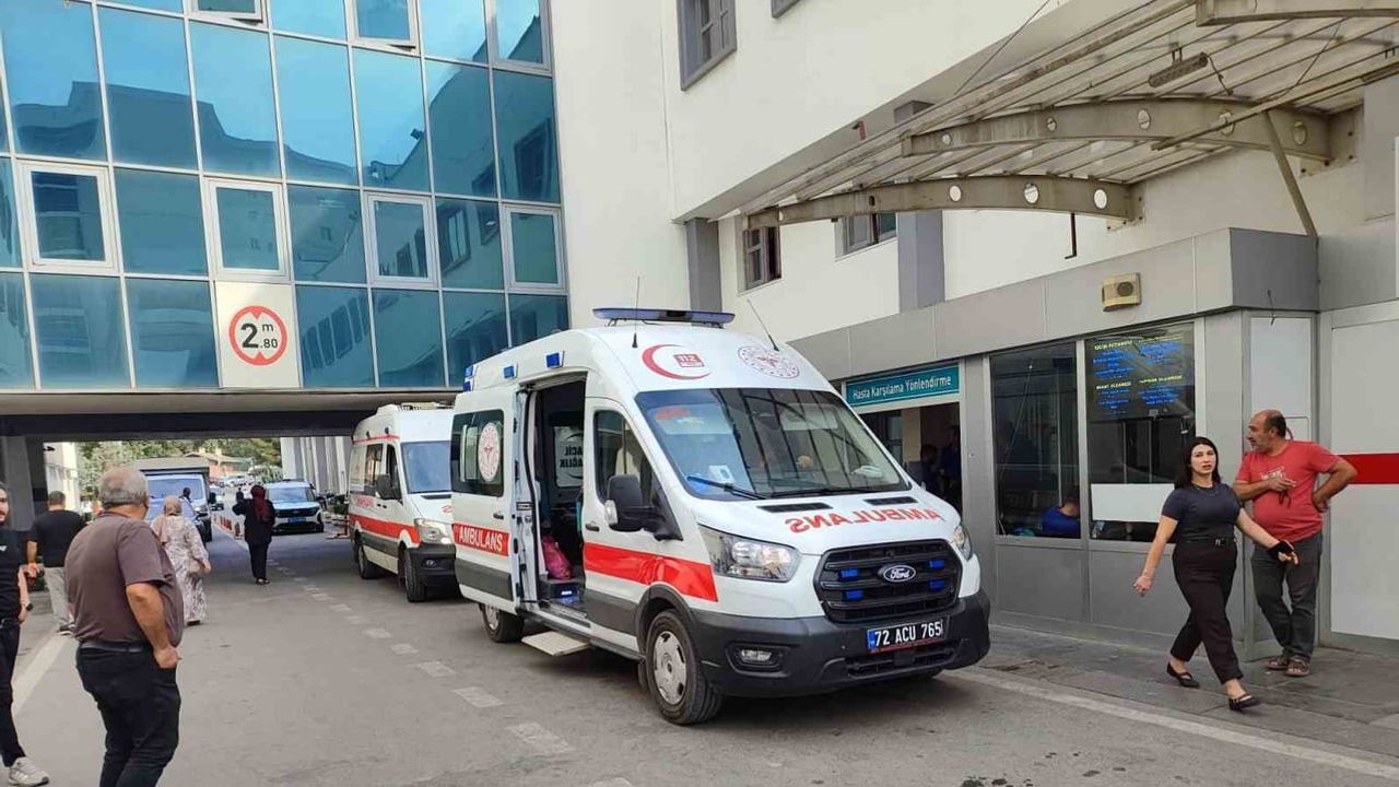 Kozluk Ta Aile Drami Baba Esi Ve Iki Cocugunu Bicakla Oldurdu Ardindan Intihar Etti 1200 400346