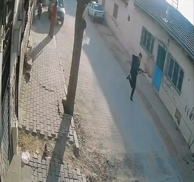 Manisa Okul Saldiri Goruntuler D8429Eff5C 2916 1 M-1