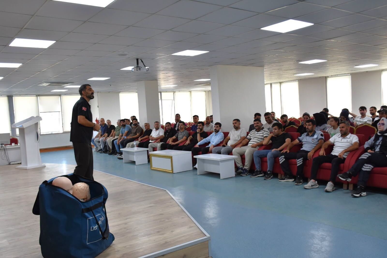 Okullarda Güvenlik İçin İlk Adım: Bahçe Görevlilerine İlk Yardım Eğitimi