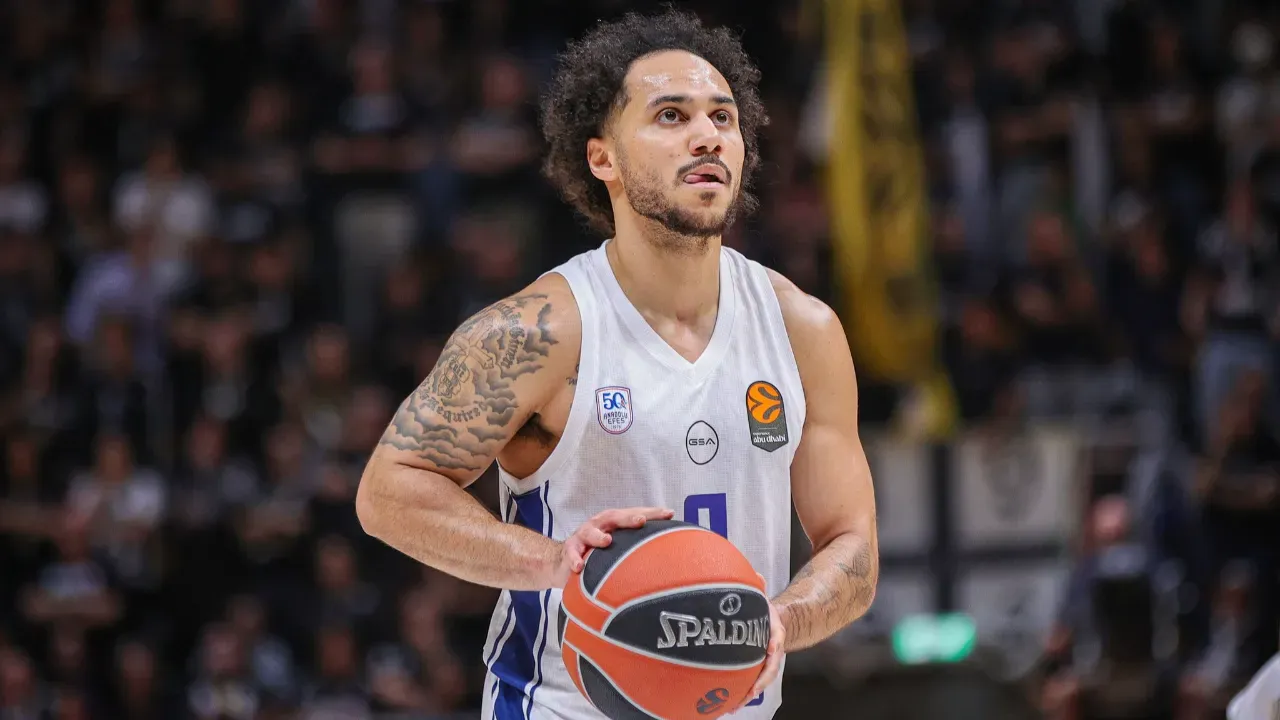 Shane Larkin Milli Takımda Neden Yok? Yıldız Oyuncu Basketbolu Bıraktı mı? Ergin Ataman'ın Kadro Tercihinin Perde Arkası Ne?