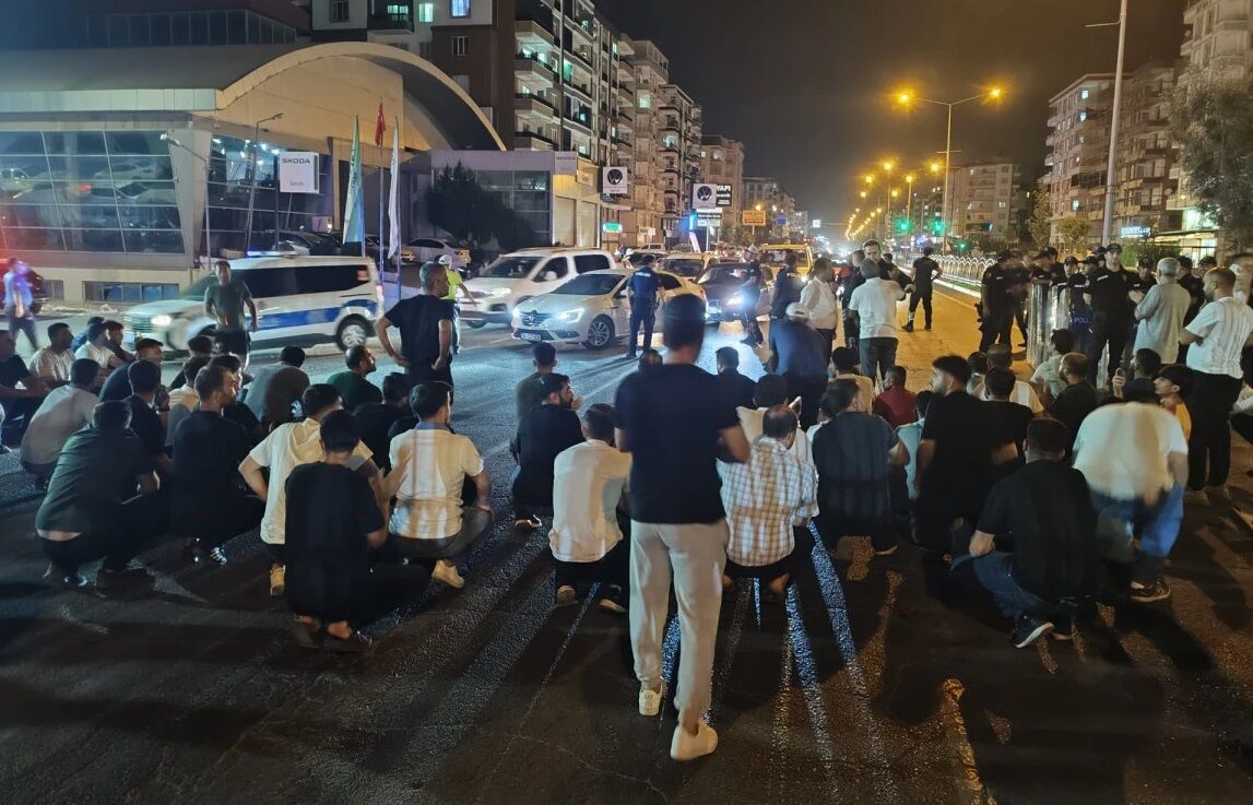 Batman’da yaya geçidinde feci kaza: 1’i ağır 2 yaralı