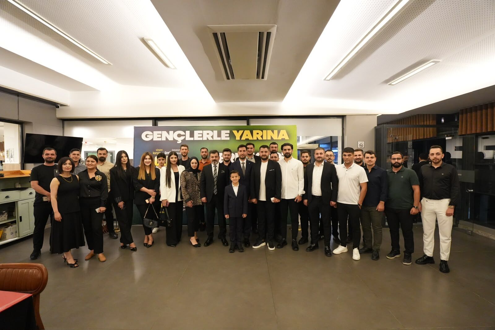 FERDİ KURT, GENÇLERLE BİR ARAYA GELDİ..