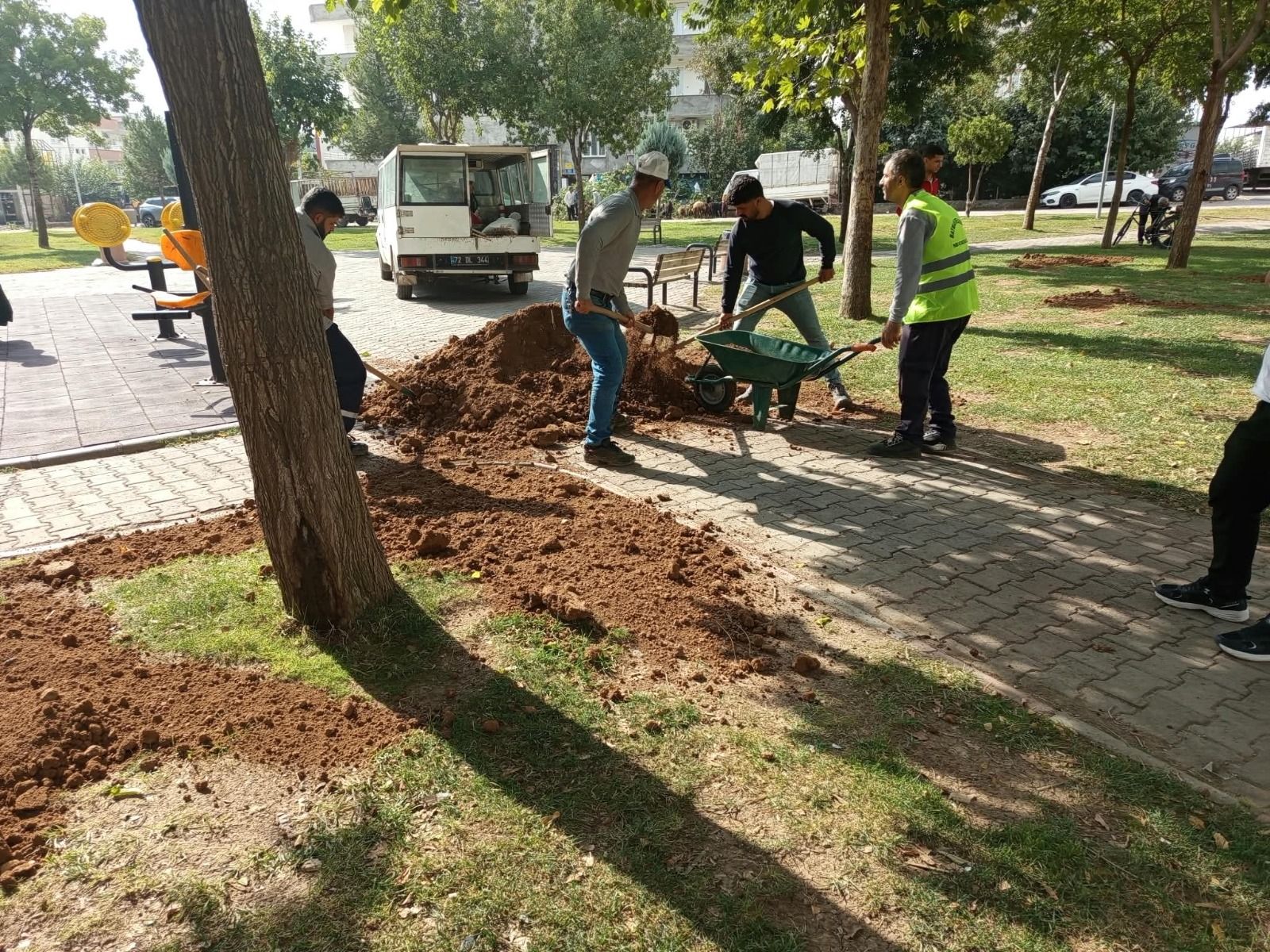 İki Park Baştan Aşağı Yenileniyor