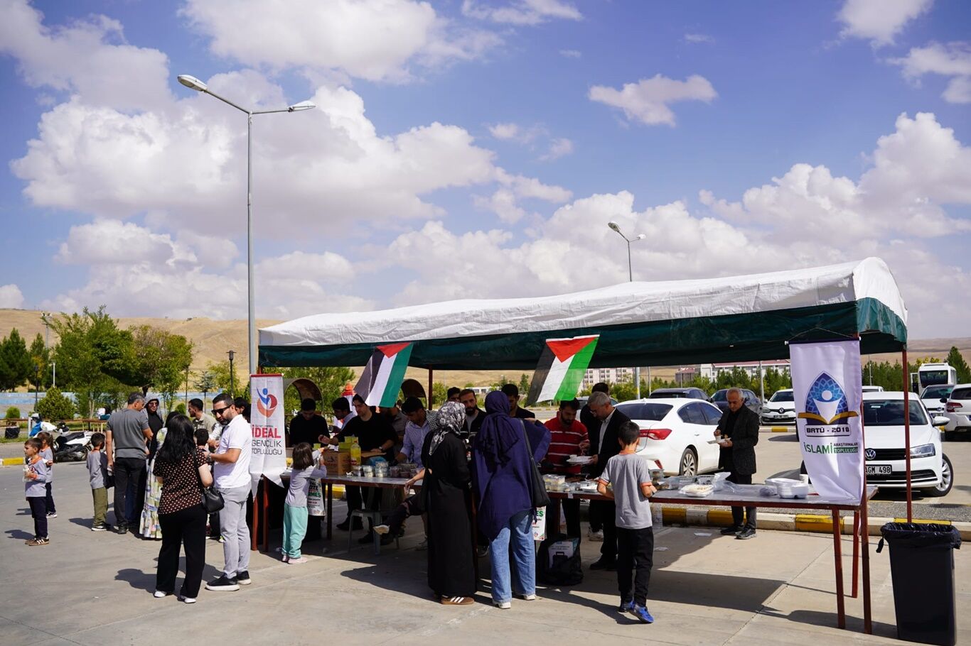 Üniversitede Gazze yararına hayır kermesi düzenlendi
