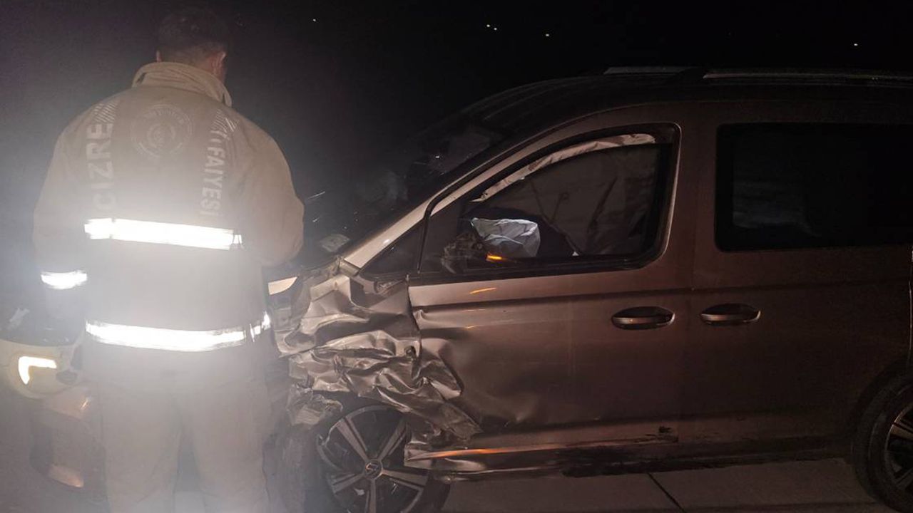 Cizre-Nusaybin yolu trafik kazasında 6 kişi yaralandı.