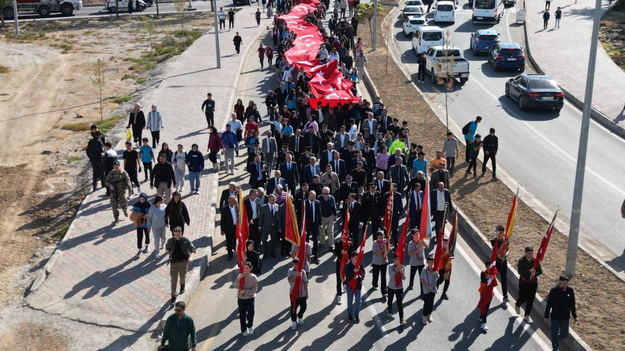 Beşiri’de 102. Yıl Gururu