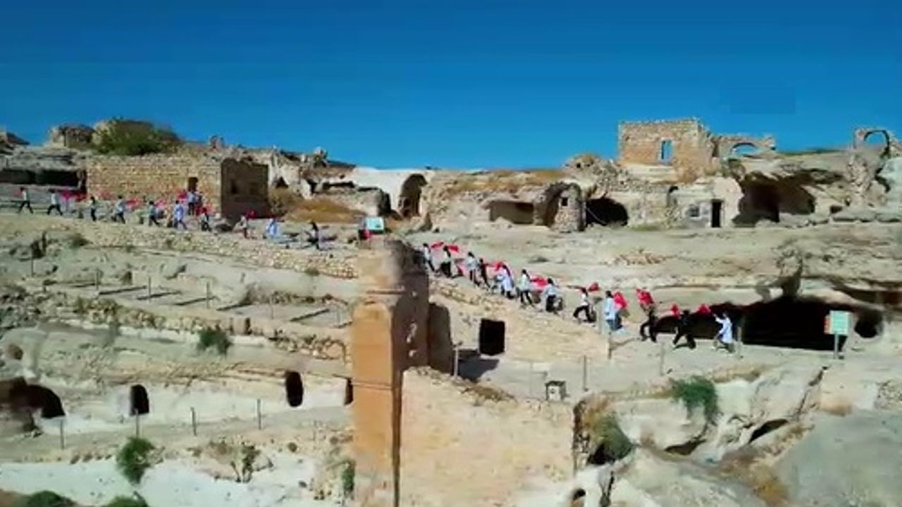 Hasankeyf'te Cumhuriyet’in 102'nci yılı Kareografisi
