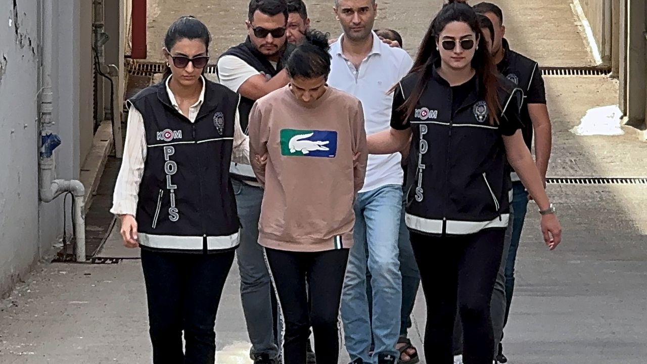 Kadınlar Günü’nde çiçek götürüp, 95 bin dolarlık senet imzalatmışlar