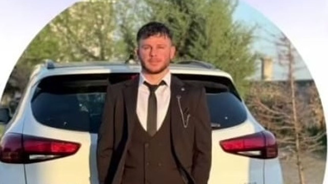 Hafif ticari araç ile çarpışan motosikletteki Mustafa da kurtarılamadı