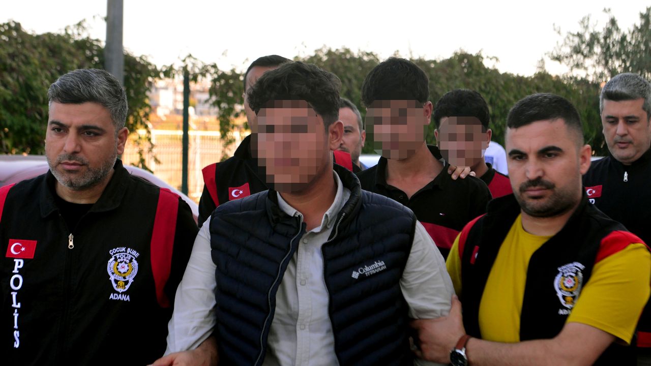 Parkta lise öğrencilerini dövüp, bıçaklayan 6 şüpheli yakalandı; 1 tutuklama